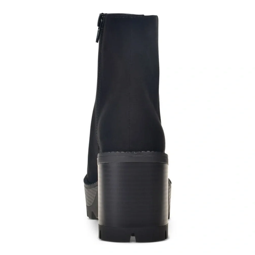 NWT Black Cushioned Zip-Up Ankle Boots by Wild Pair 1-1/2